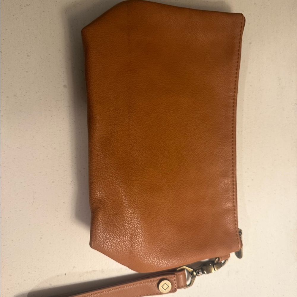 Thirty-One Tapered pouch in camel smooth pebble with matching wristlet strap
